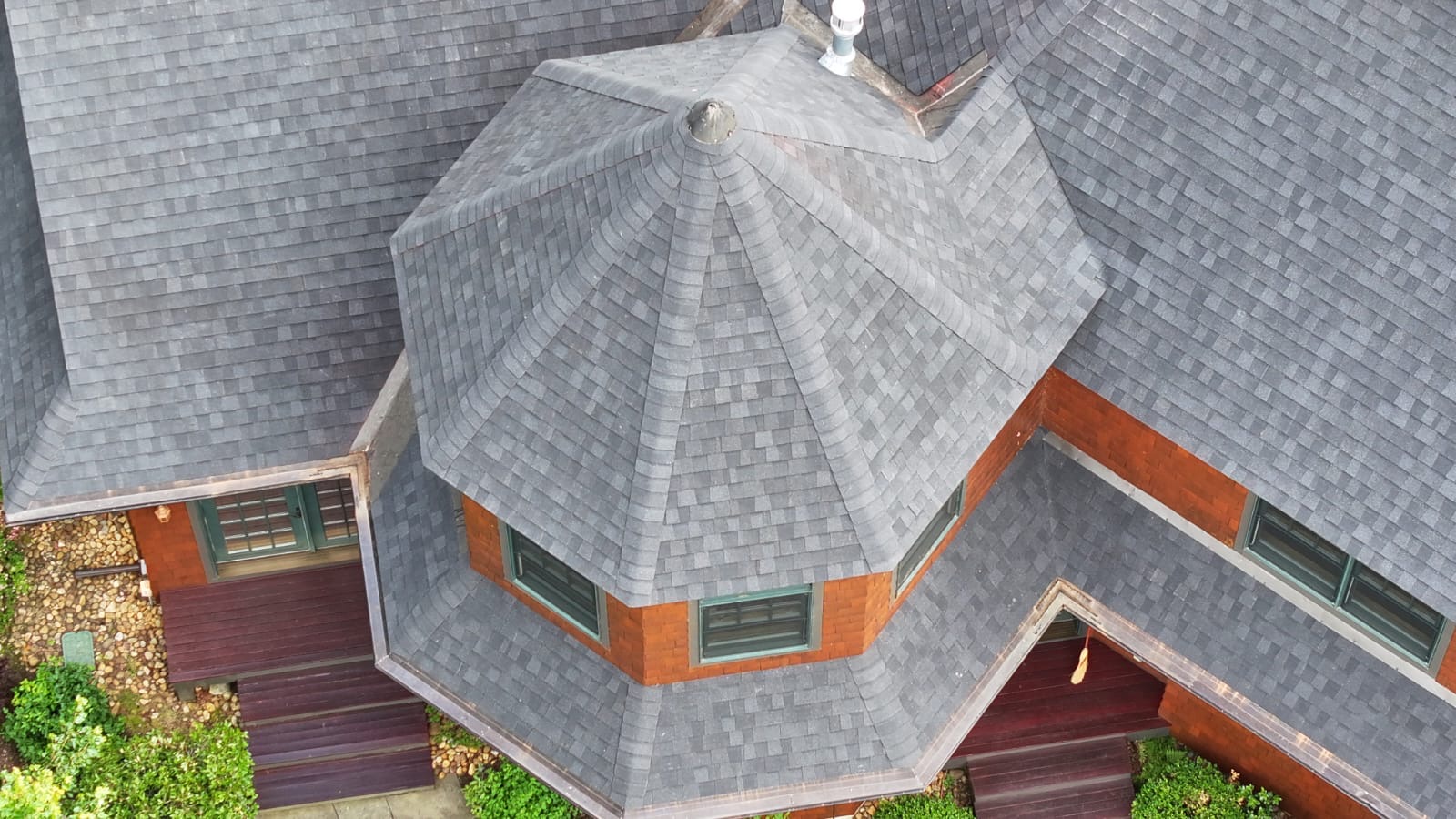 Octagonal turret roofing detail